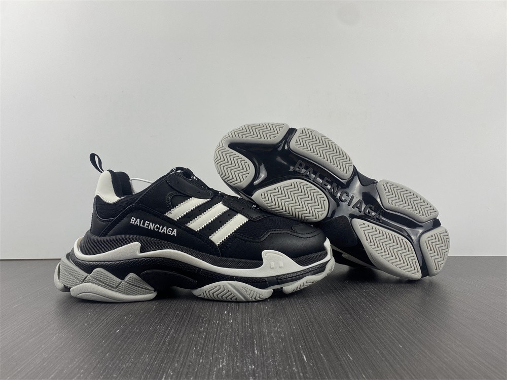 Balenciaga x adidas Triple S sneakers 'Black White