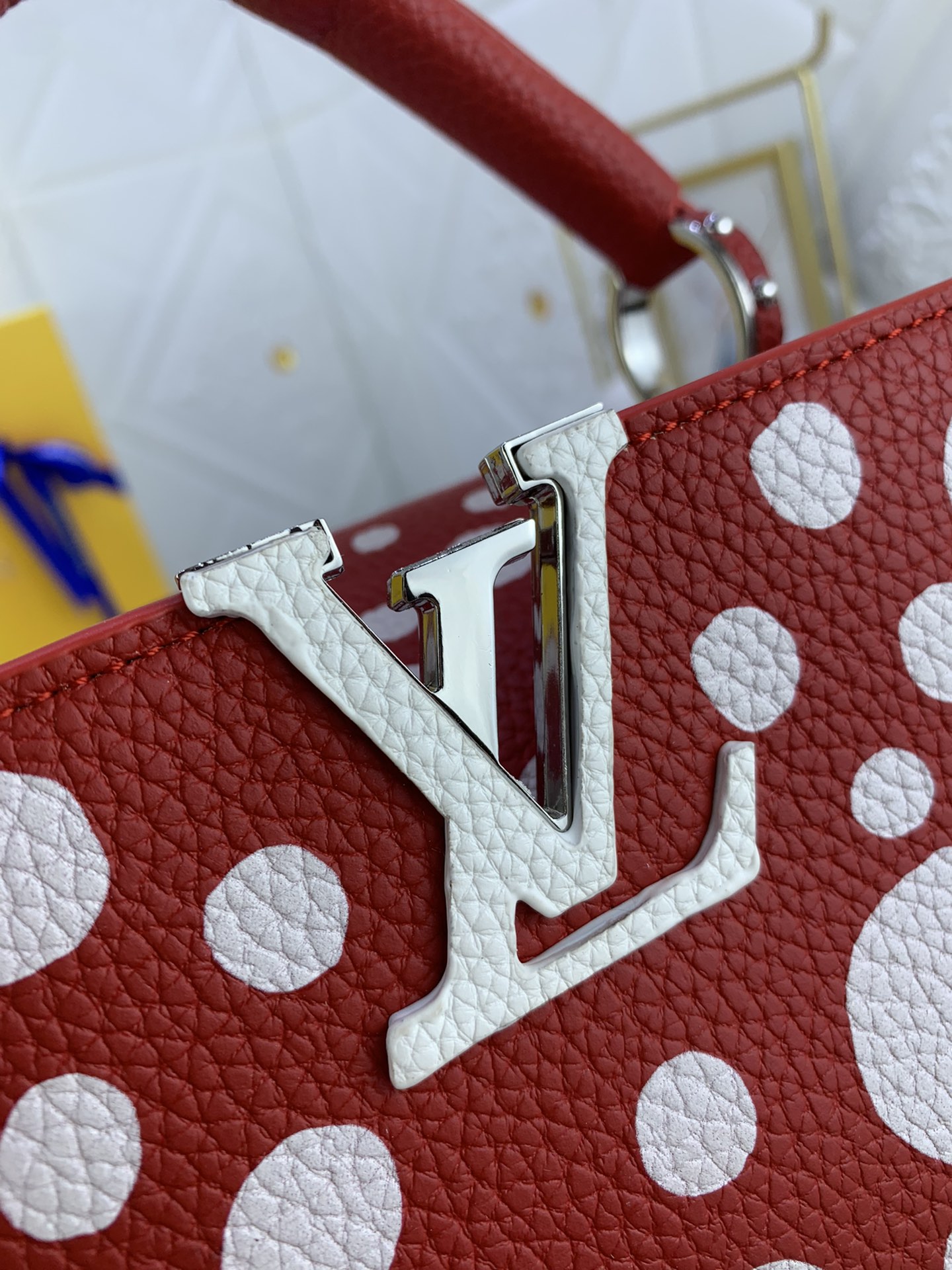 Louis Vuitton x YK Capucines M21663 (10) 21x14x8cm