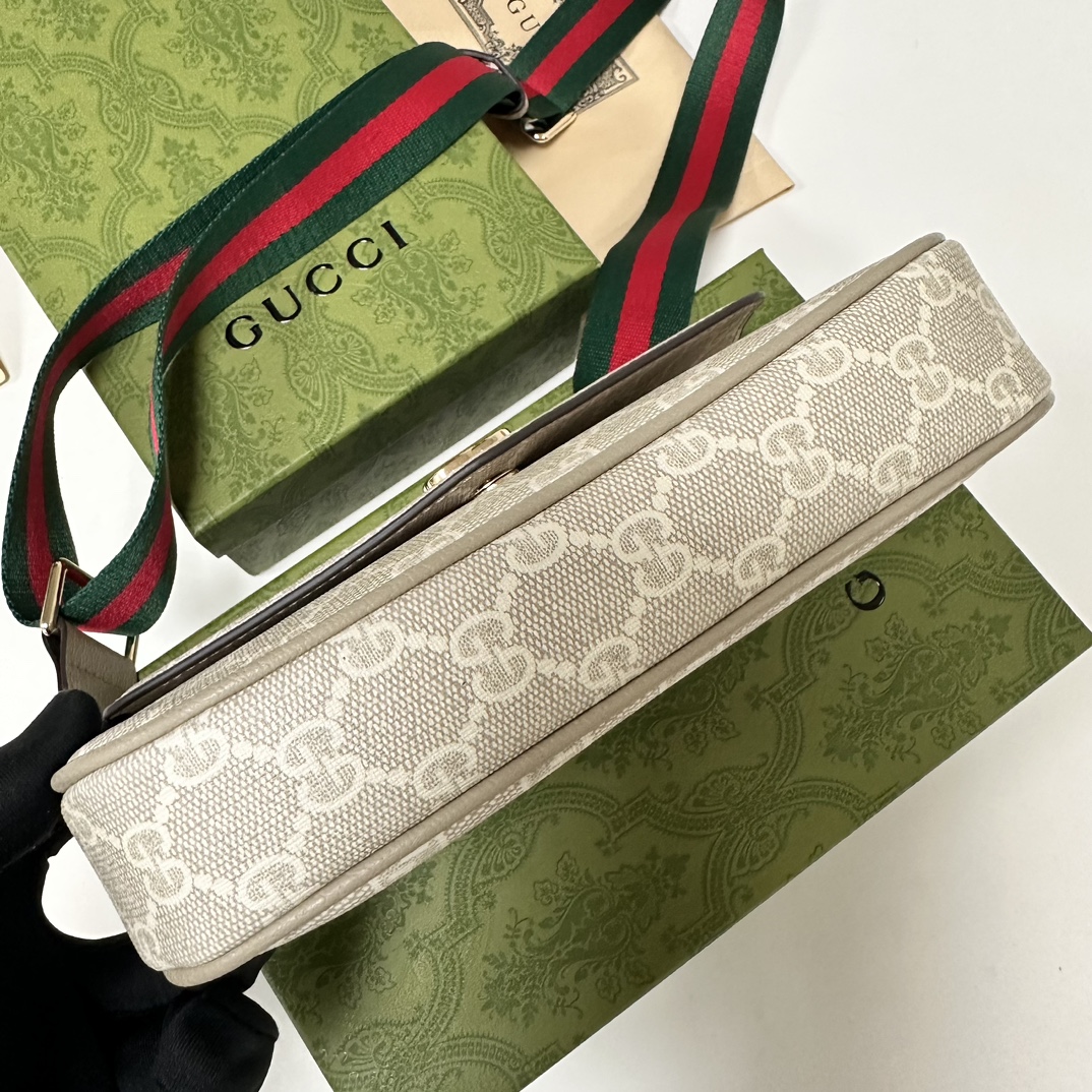 GUCCI 764961 22X13X4cm