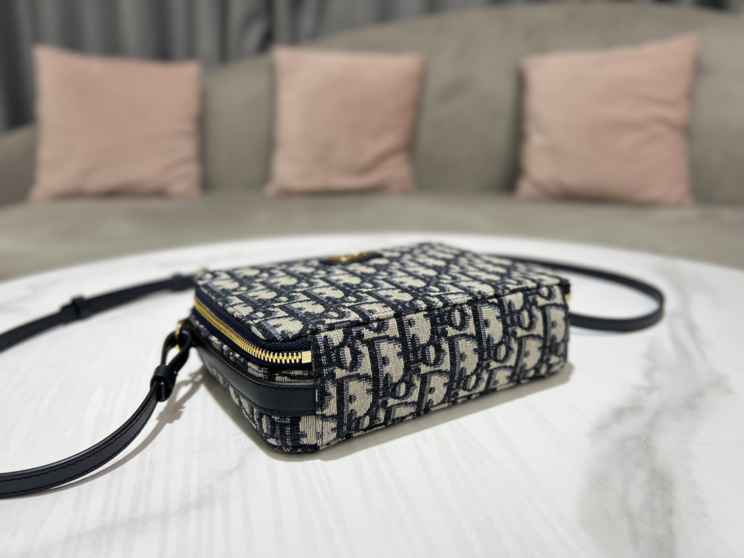 DIOR CARO 2 (34) 19.5 x 15 x 6cm