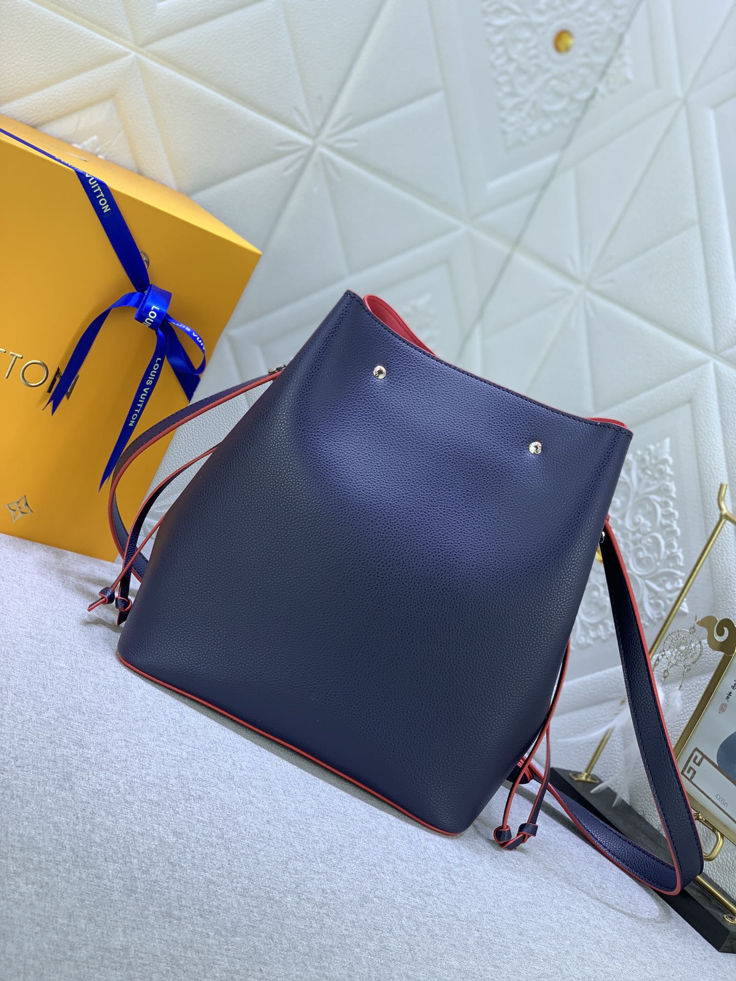 Louis Vuitton M54677 (3) 25-27-15cm