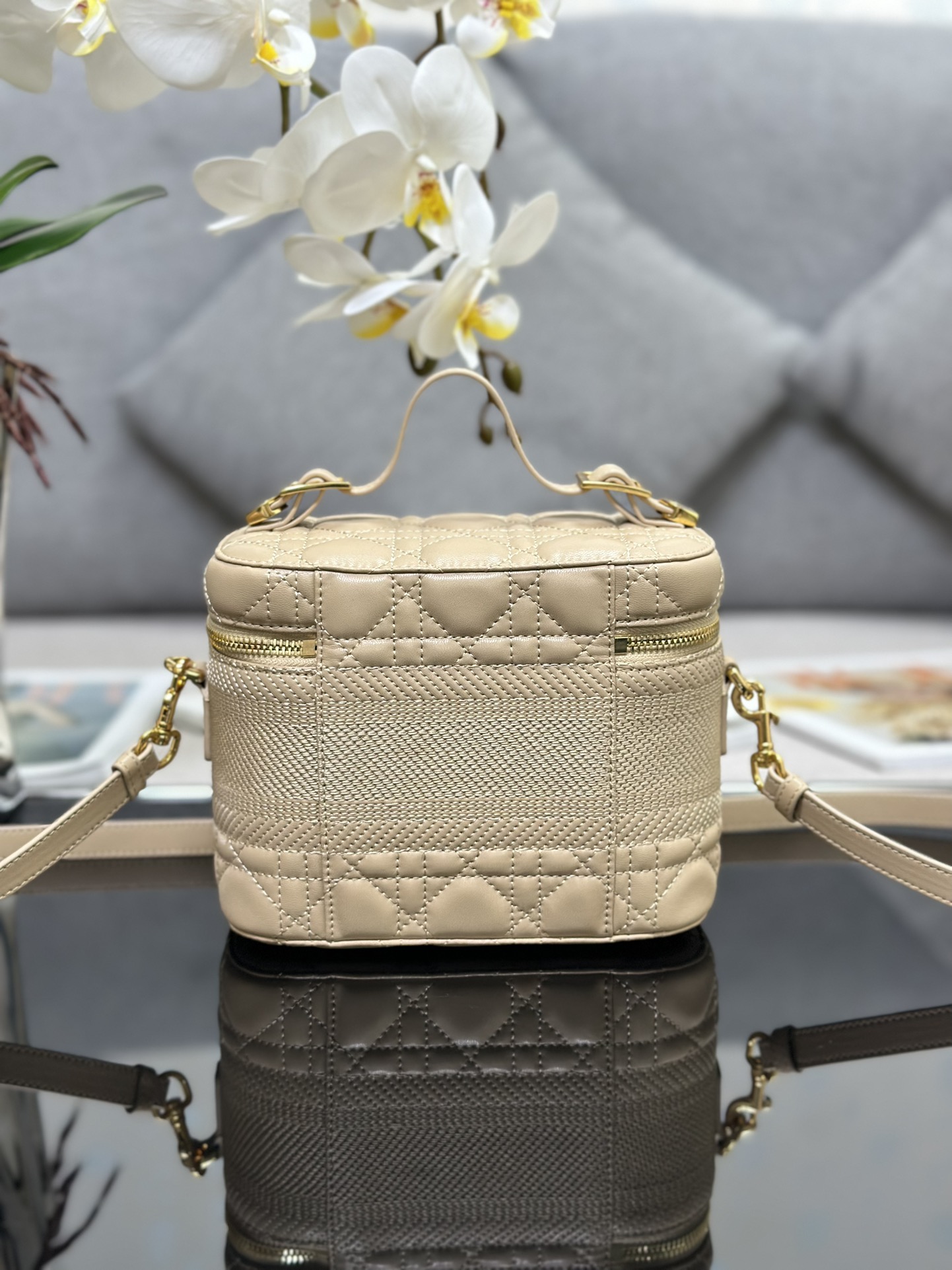 Dior Travel S5488 (4) 18.5  x 13 x 10.5 cm