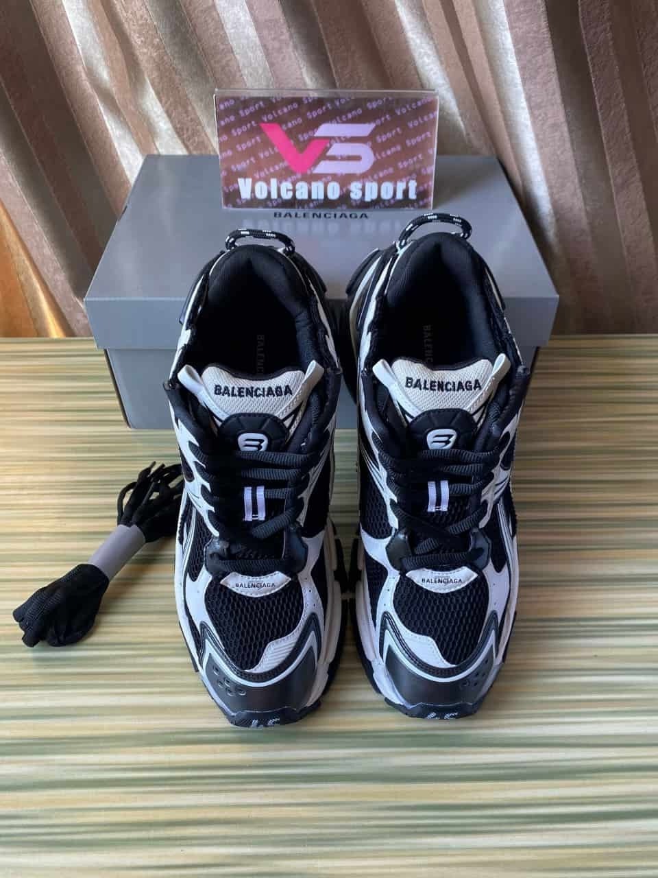 Bale*ciaga Runner White Black