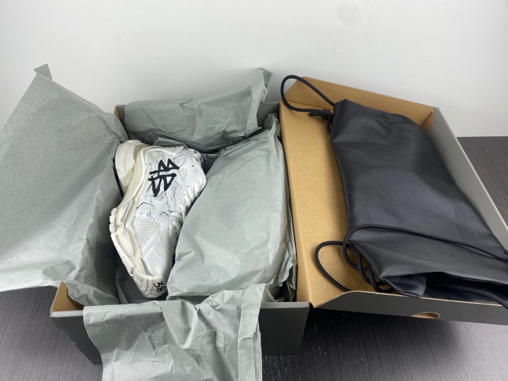 Balenciaga Runner Graffiti