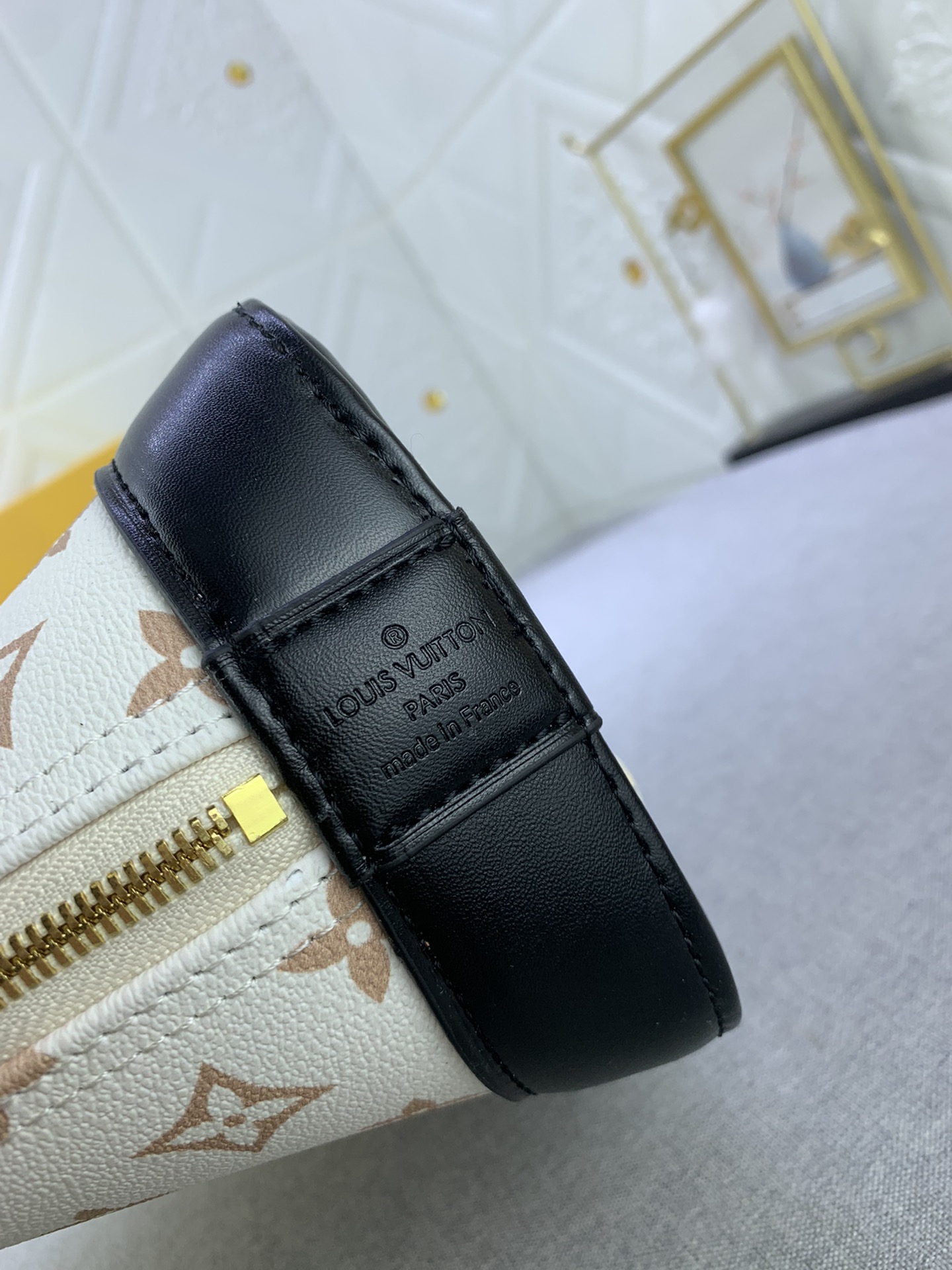 Louis Vuitton Nicolas Ghesquière M46921