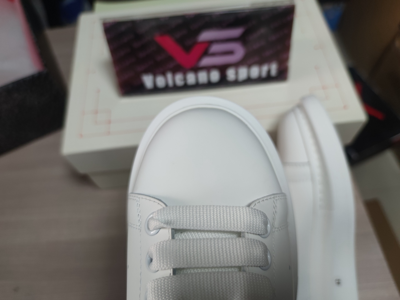 Alexander McQueen Oversized White White Pink Glitter