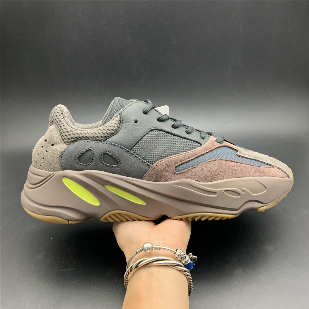 adidas Yeezy Boost 700Mauve