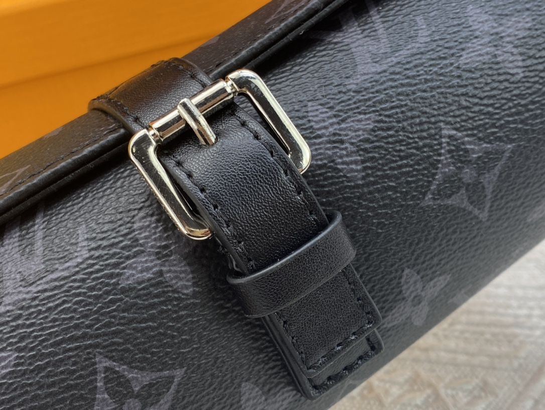 Louis Vuitton M47530 (4) 20 x 8 x 8 cm