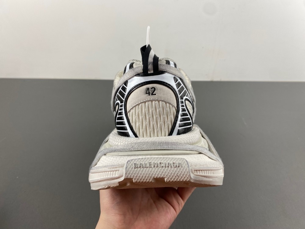 Balenciaga Phantom Sneaker 778698 W3XLL 0125