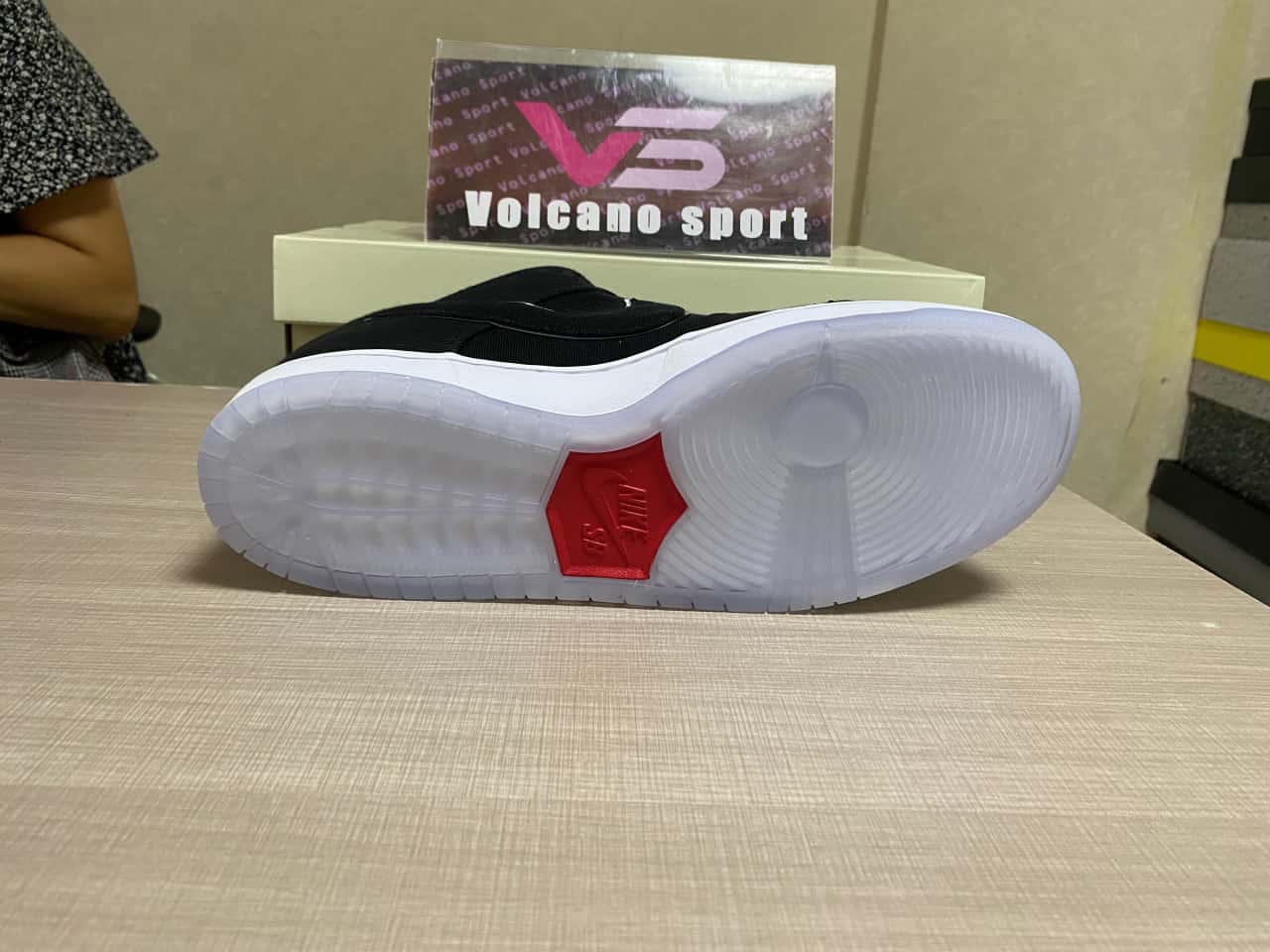 Eminem x Carhartt x Nike Dunk SB FN4193-013