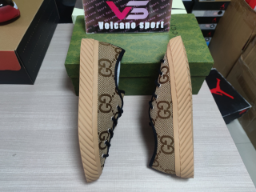 GUCCI Maxi GG Low Top Beige Ebony