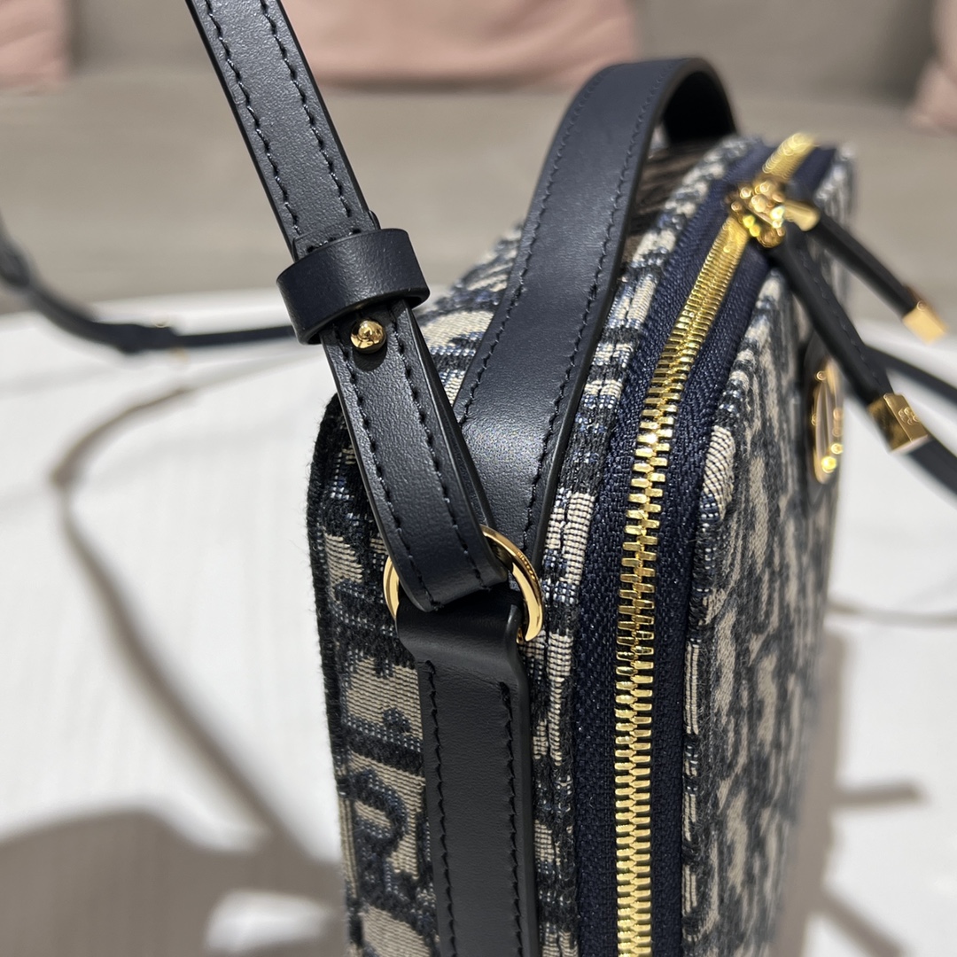 DIOR CARO 2 (34) 19.5 x 15 x 6cm