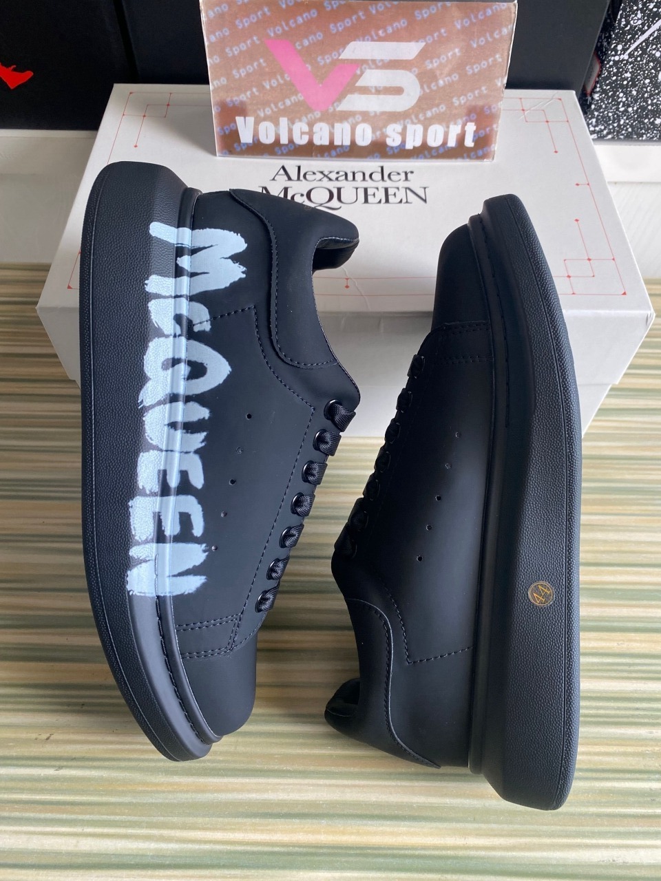Alexander McQueen Trainers Black
