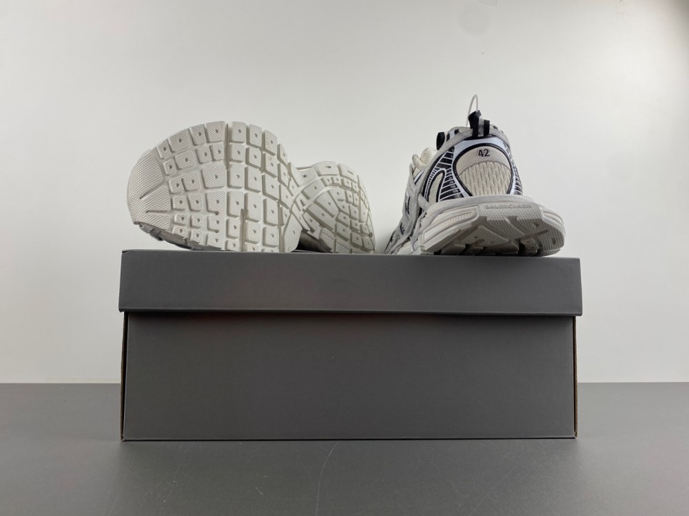 Balenciaga Phantom Sneaker 778698 W3XLL 0125