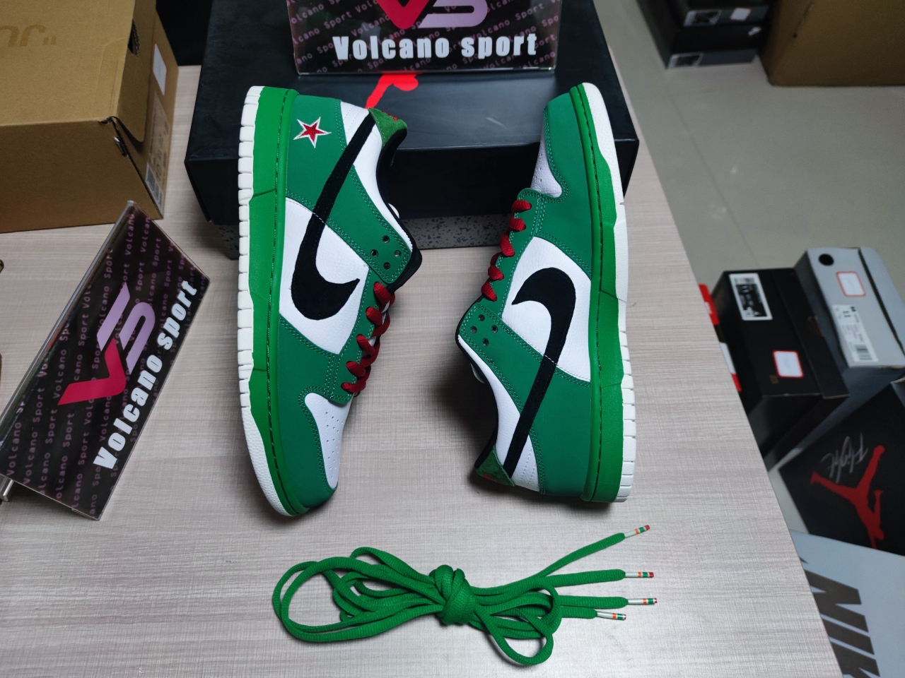 SB Dunk Low Heineken 304292 302