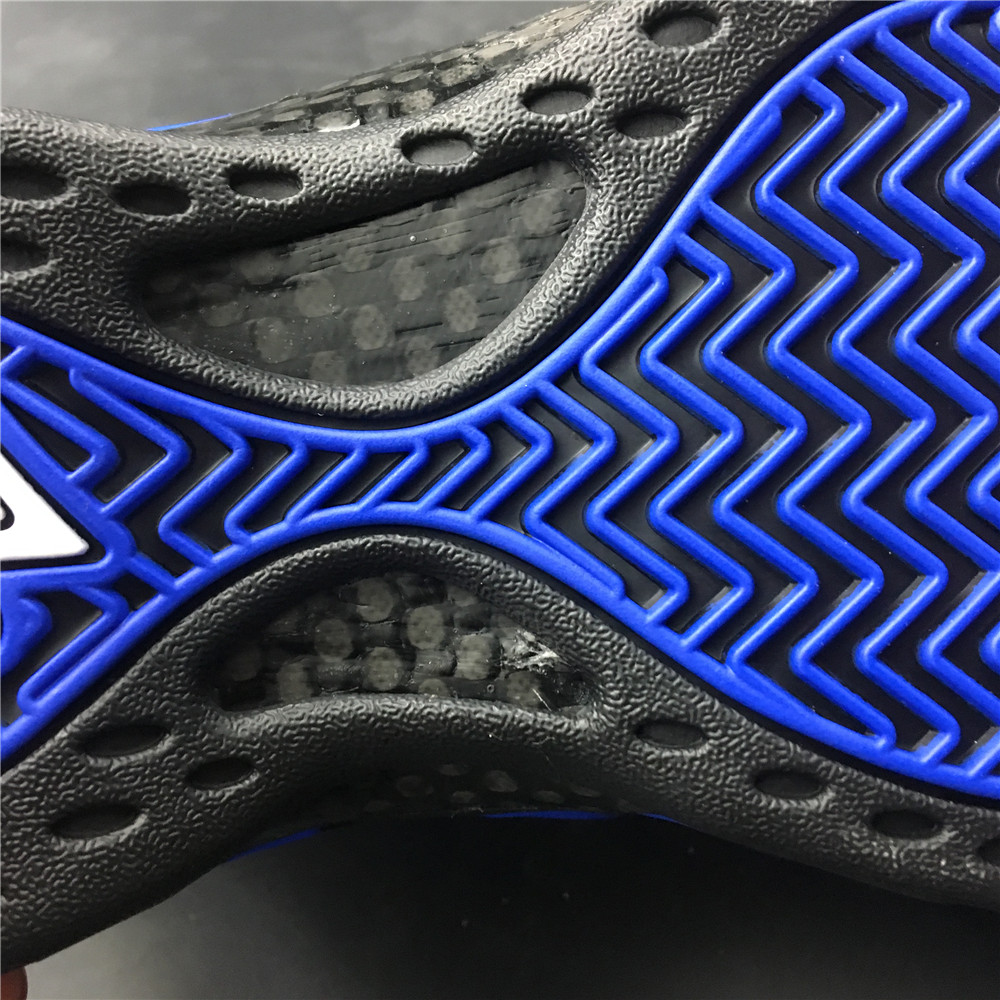 Nike Air Foamposite One Memphis Tigers BV8161-400