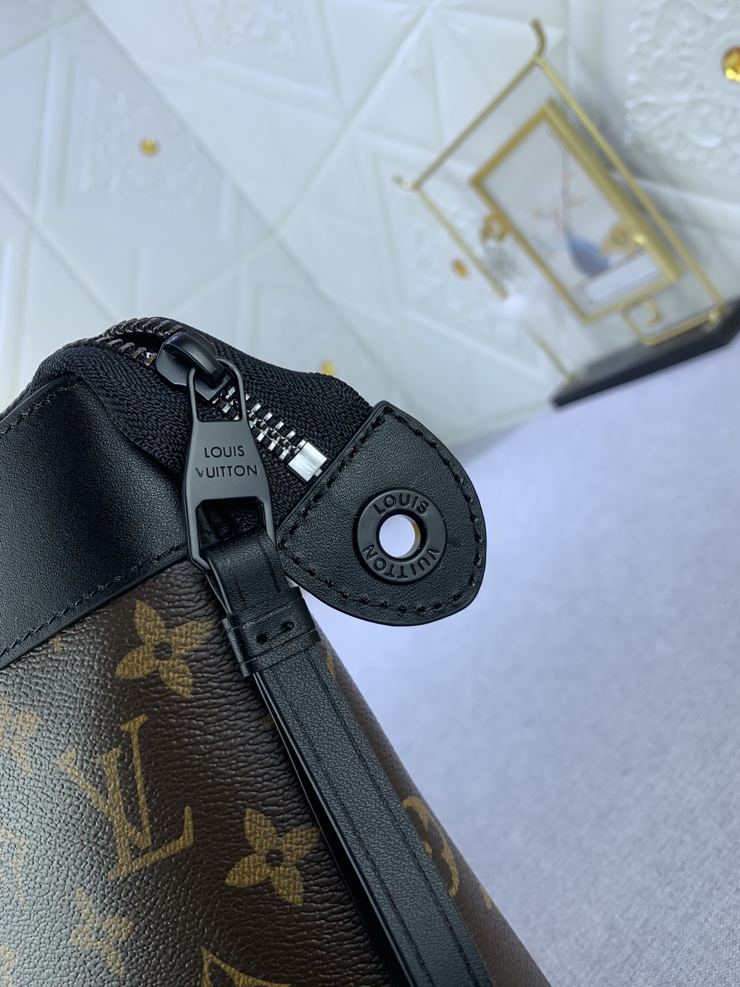 Louis Vuitton pochette voyage souple M82545 32 x 21 x 8cm