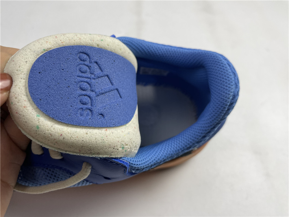 adidas Yeezy Boost 700Bright Blue