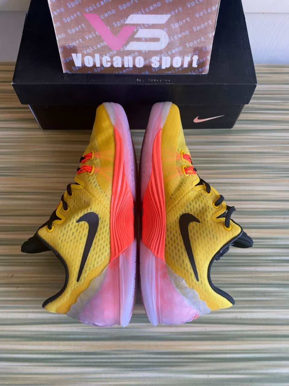 Zoom Kobe Venomenon 5 'University Gold' 749884-706