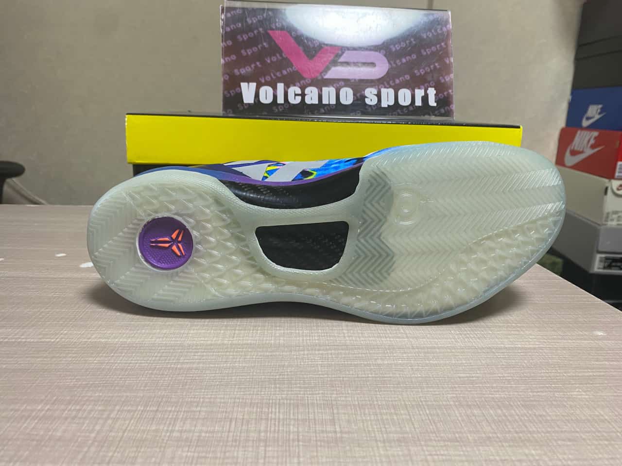 Nike Kobe 8 What the Kobe 635438-800