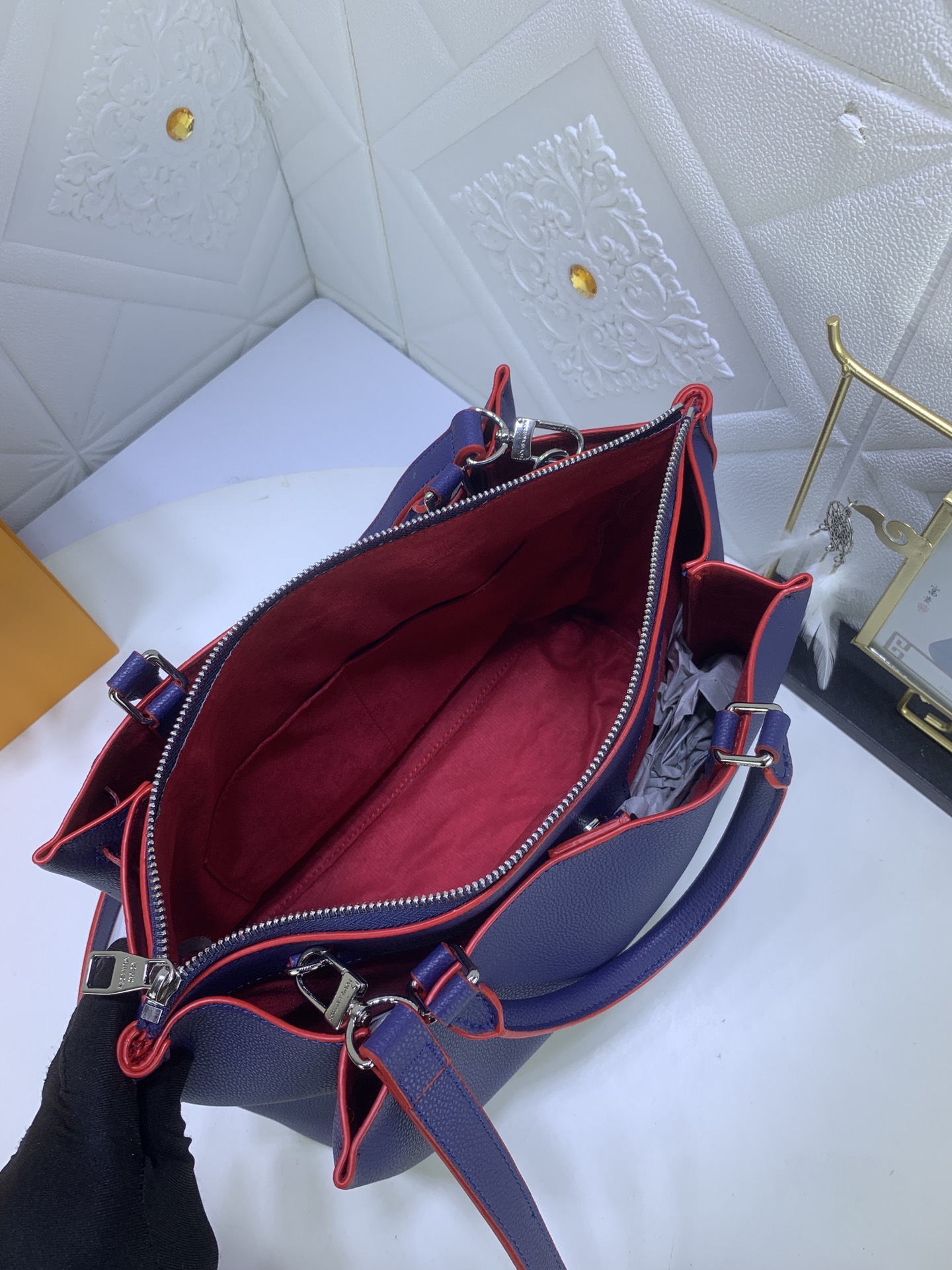 Louis Vuitton LOCKMETO M54569 (2) 38 x 24x 15.5cm