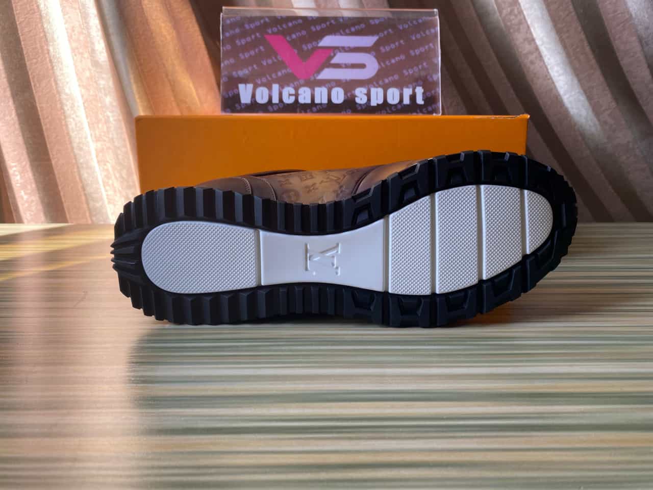 LV Brown leather sneakers MD1082