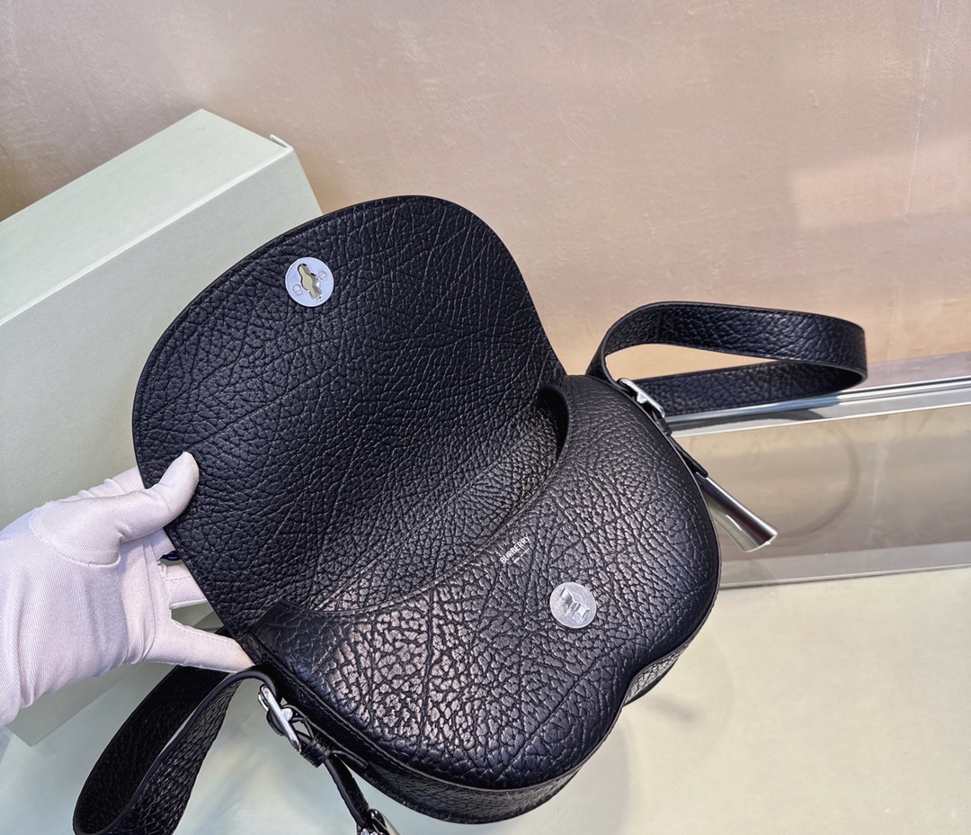 Burberry Chess 579175 25 × 6.5 x 17.5cm