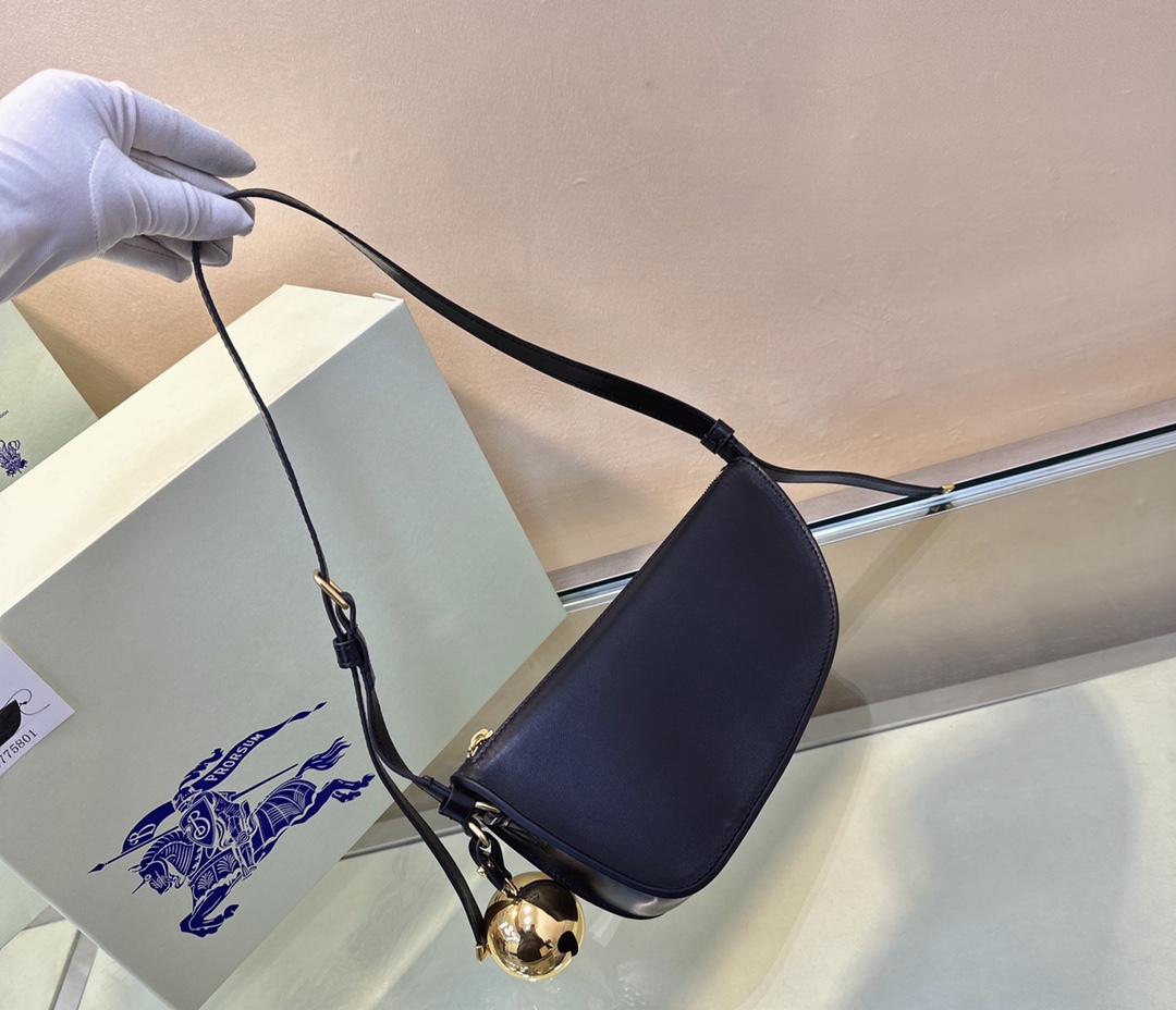 Burberry 580160 26 x 5.5× 13.5cm