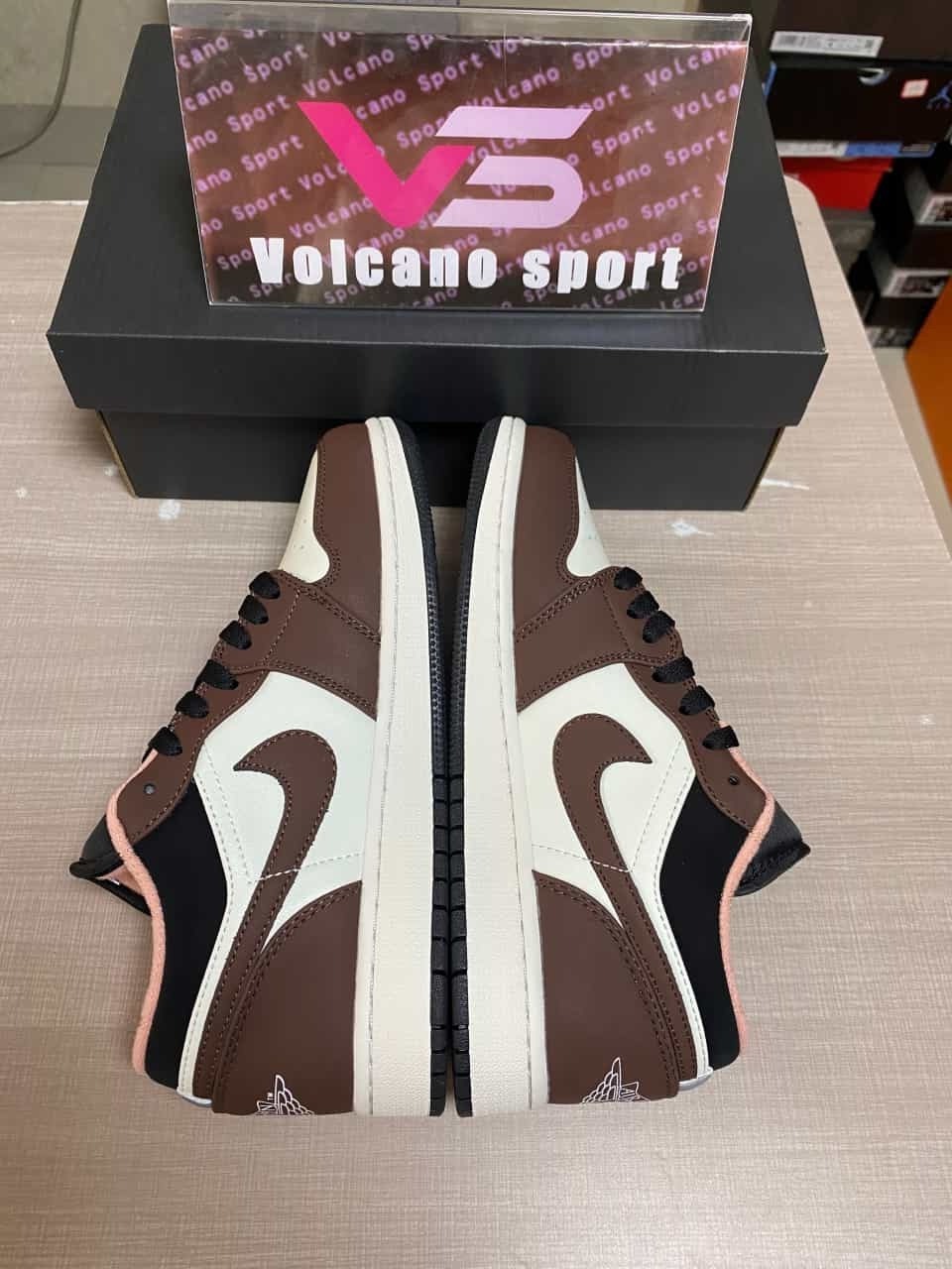 Jordan 1 Low Mocha DM0589-200