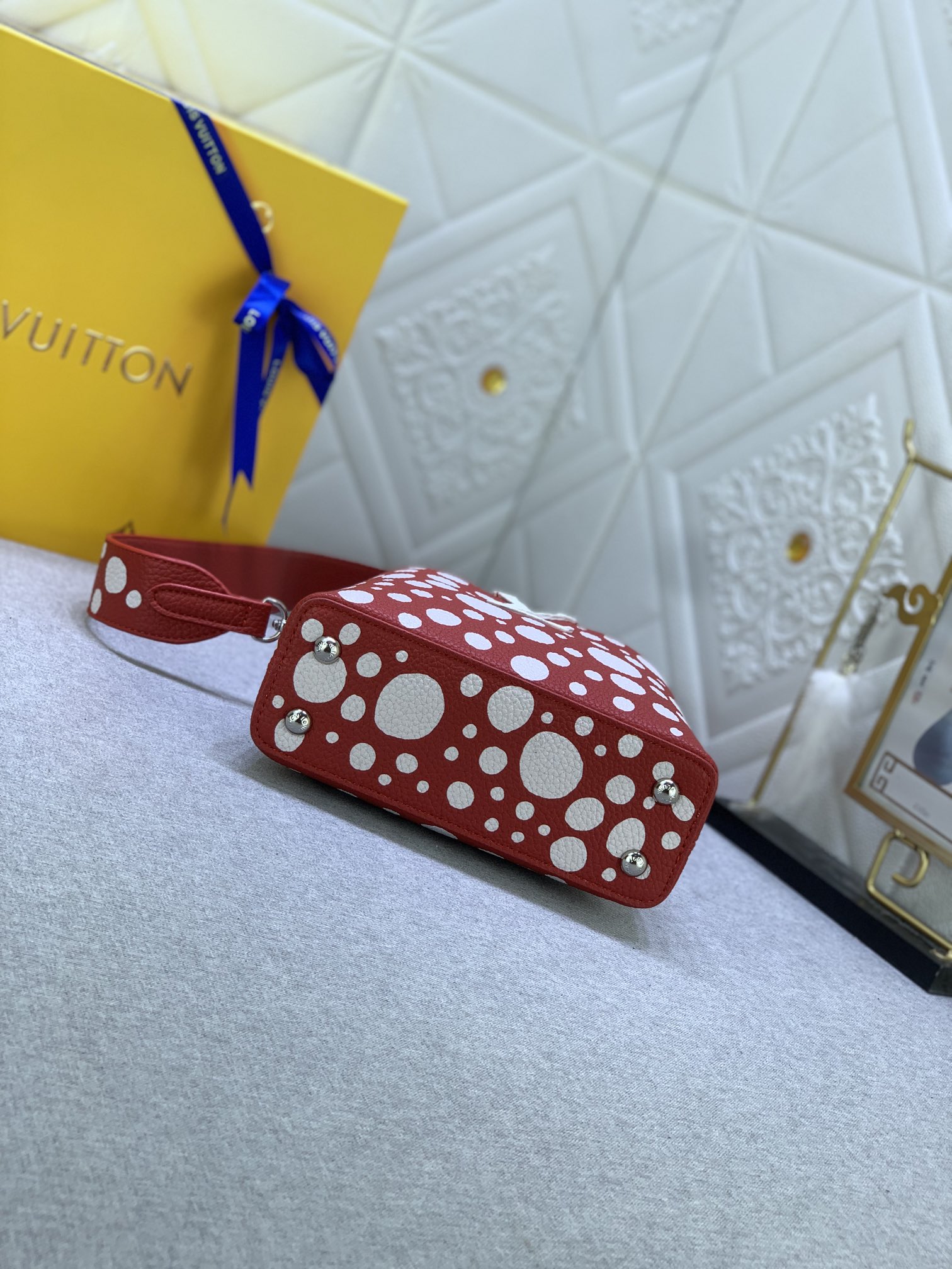 Louis Vuitton x YK Capucines M21663 (10) 21x14x8cm