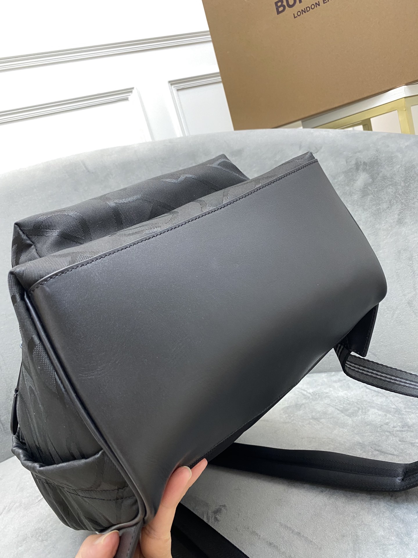 Burberry 109560 30.5 x 14.5 x 42.5cm