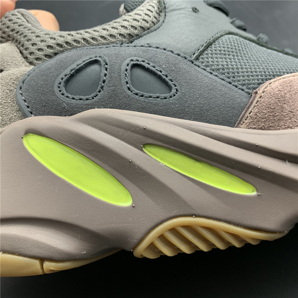 adidas Yeezy Boost 700Mauve