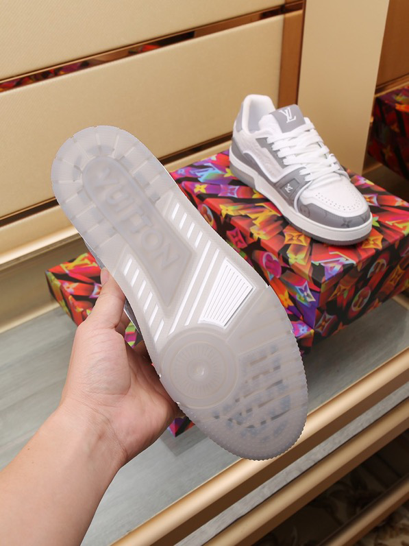 Louis Vuitton Trainer White Signature