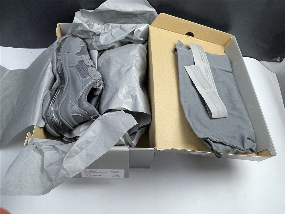 Balenciaga Triple S Clear Sole Dark Grey 541624-W2GA1-1801