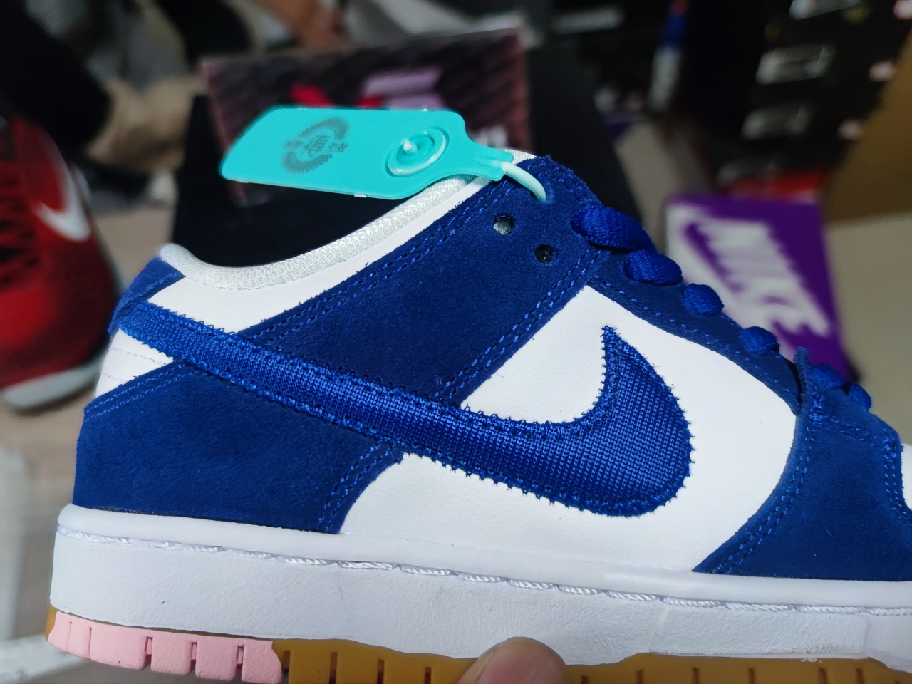 SB Dunk Low Los Angeles Dodgers DO9395-400