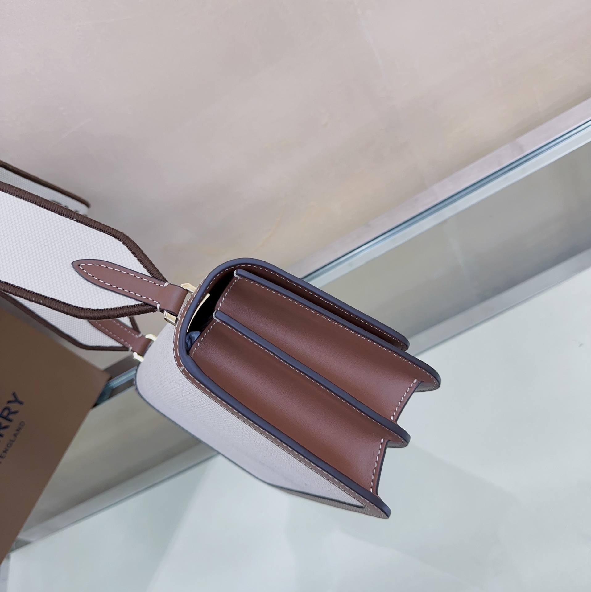 Burberry Thomas Burberry 419165 21 x 6 x 16cm