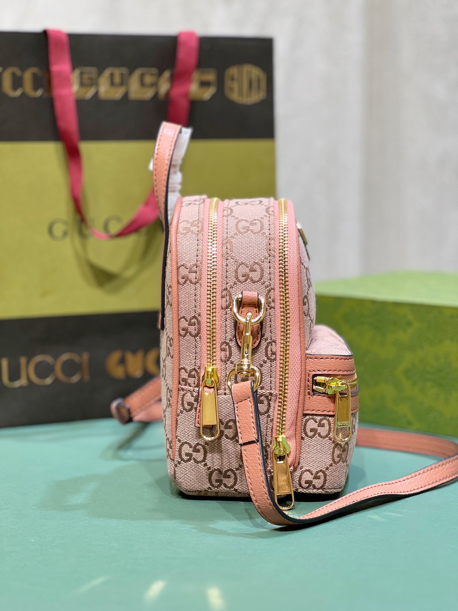 Gucci 739701 14x19x12