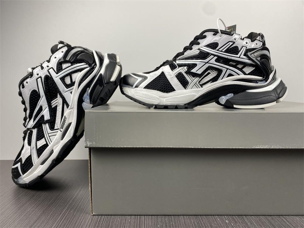 Balenciaga Runner 7.0 Black White
