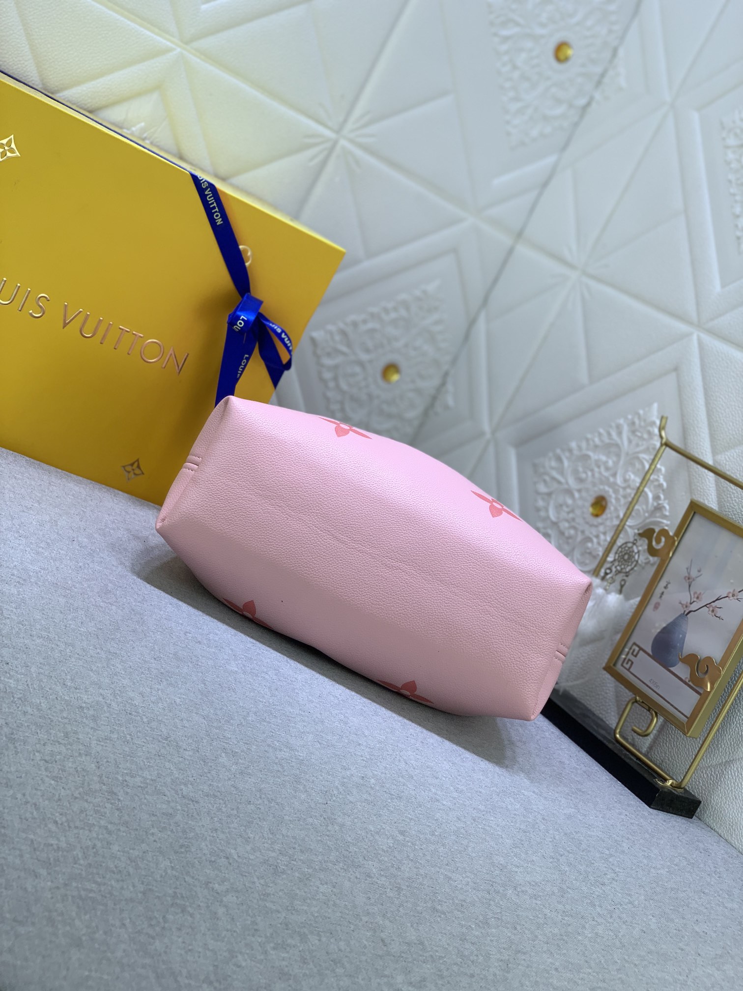 Louis Vuitton Summer Bundle M46545 (3) 28 x 20 x 11.5cm