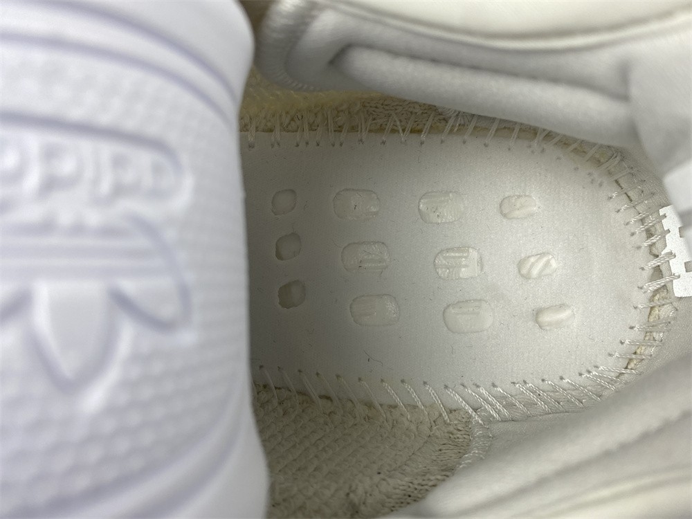 Yeezy Boost 350 V2 Bone