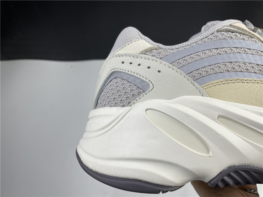adidas Yeezy Boost 700 V2Cream