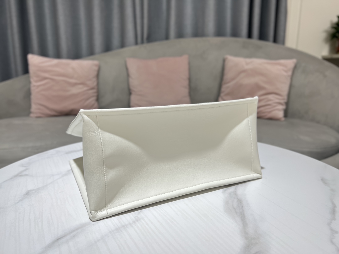 DIOR ESSENTIAL 3 (5)