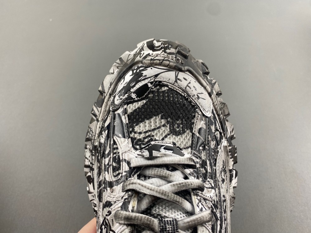 Balenciaga 685613-W2RG19010