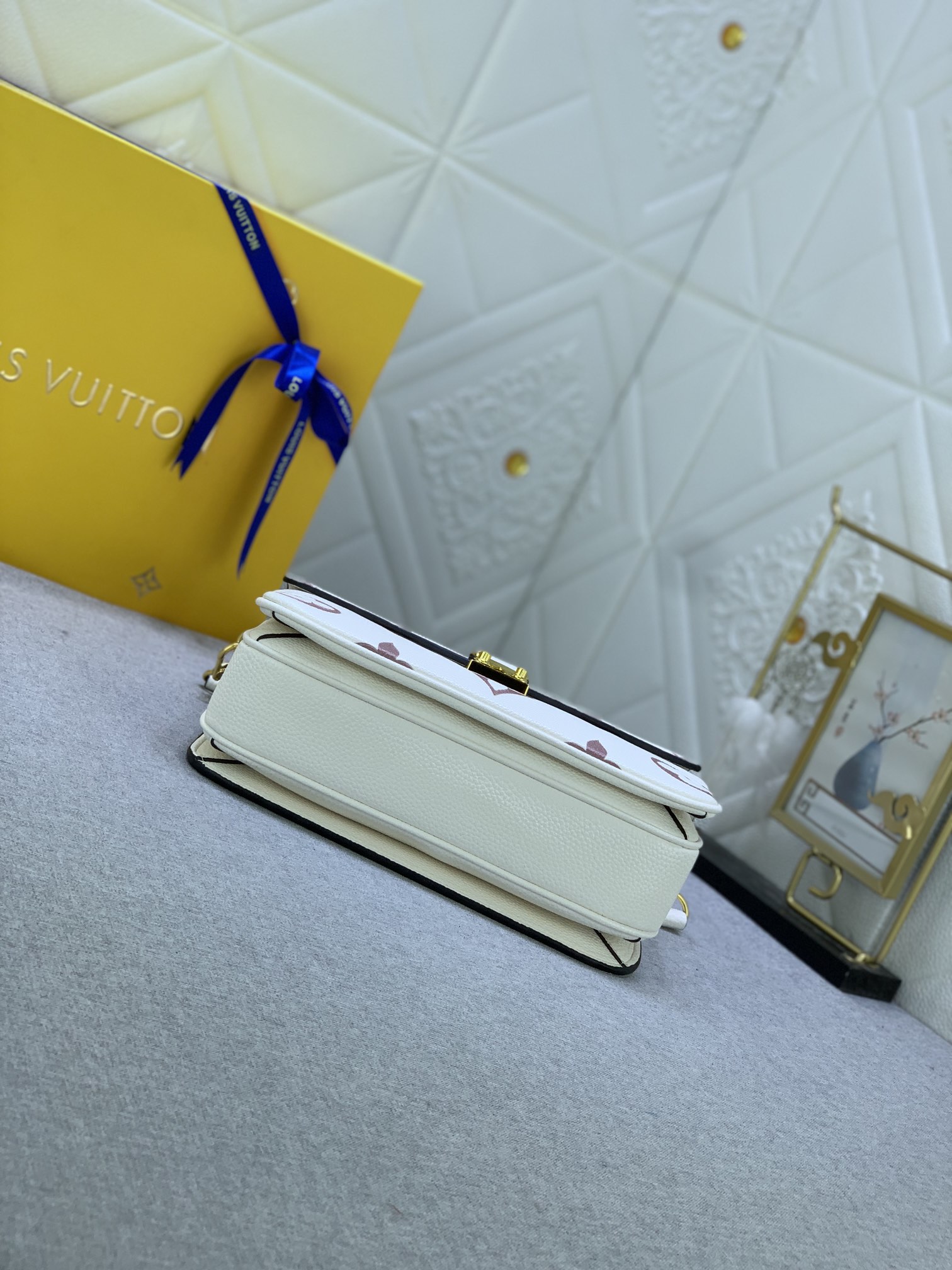 Louis Vuitton Pochette Metis M46302 (4) 25 x 19 x 7cm