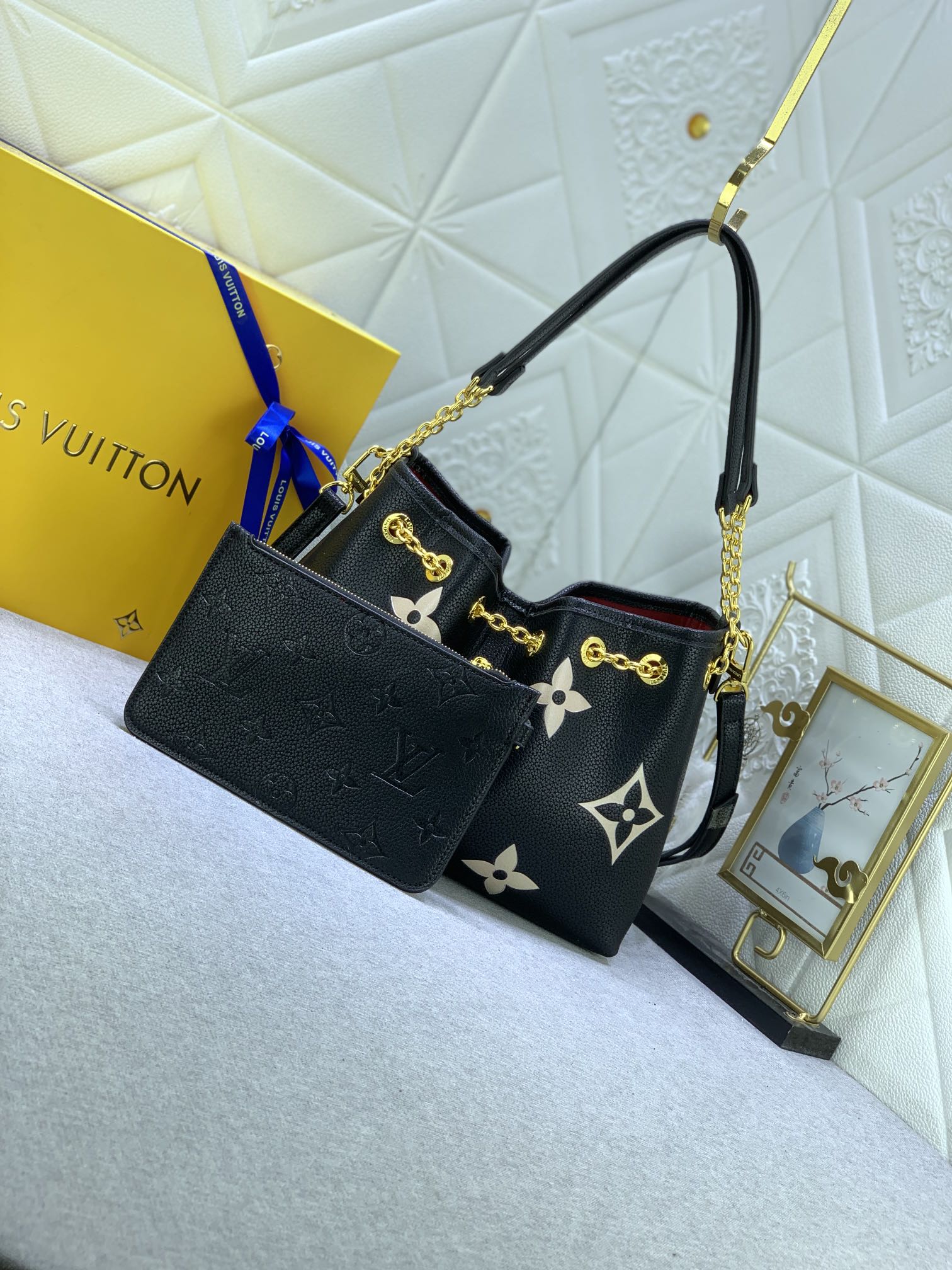 Louis Vuitton Summer Bundle M46545 28 x 20 x 11.5cm