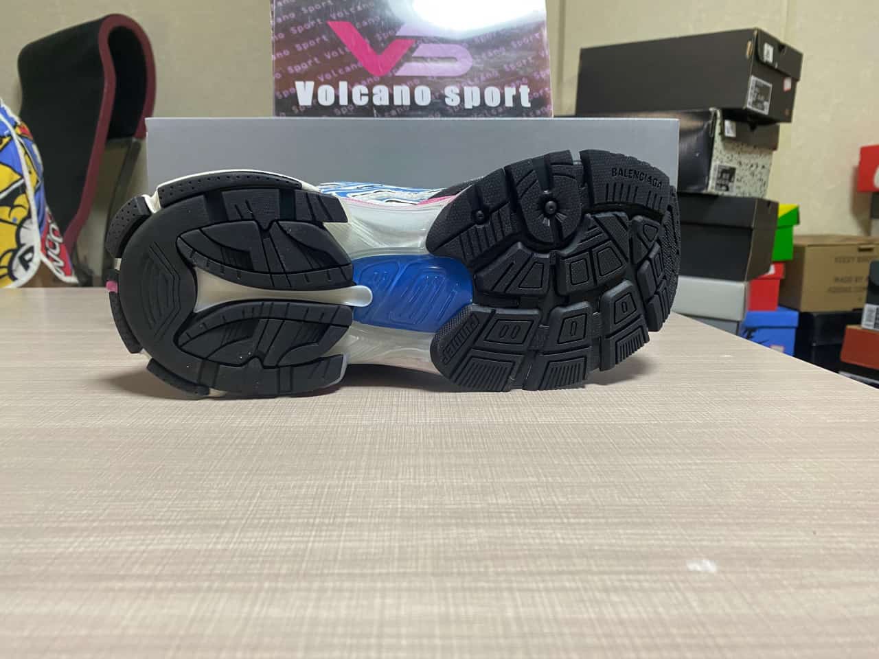 Bale*ciagaLace-Up Runner Sneakers