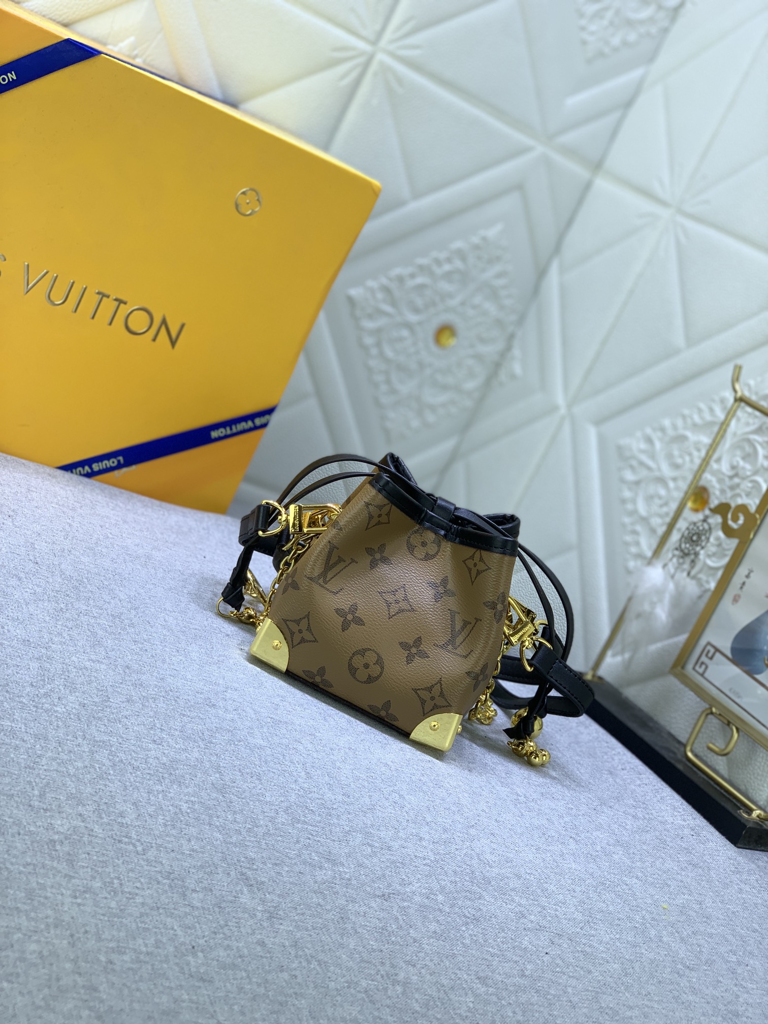 Louis Vuitton Online Only M83227(4) 11.5 x 11.5 x 11.5 cm