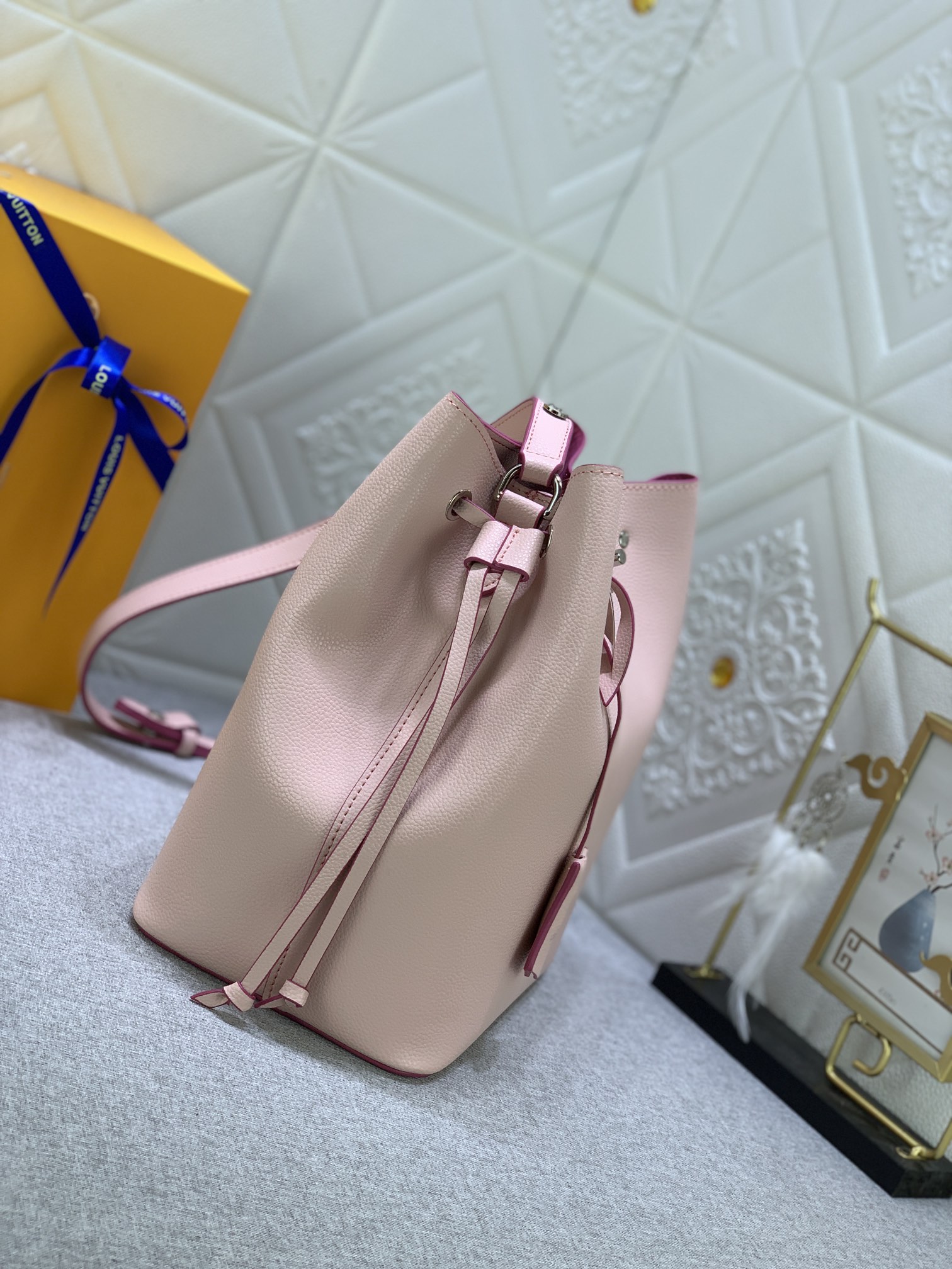 Louis Vuitton M54677 (2) 25-27-15cm