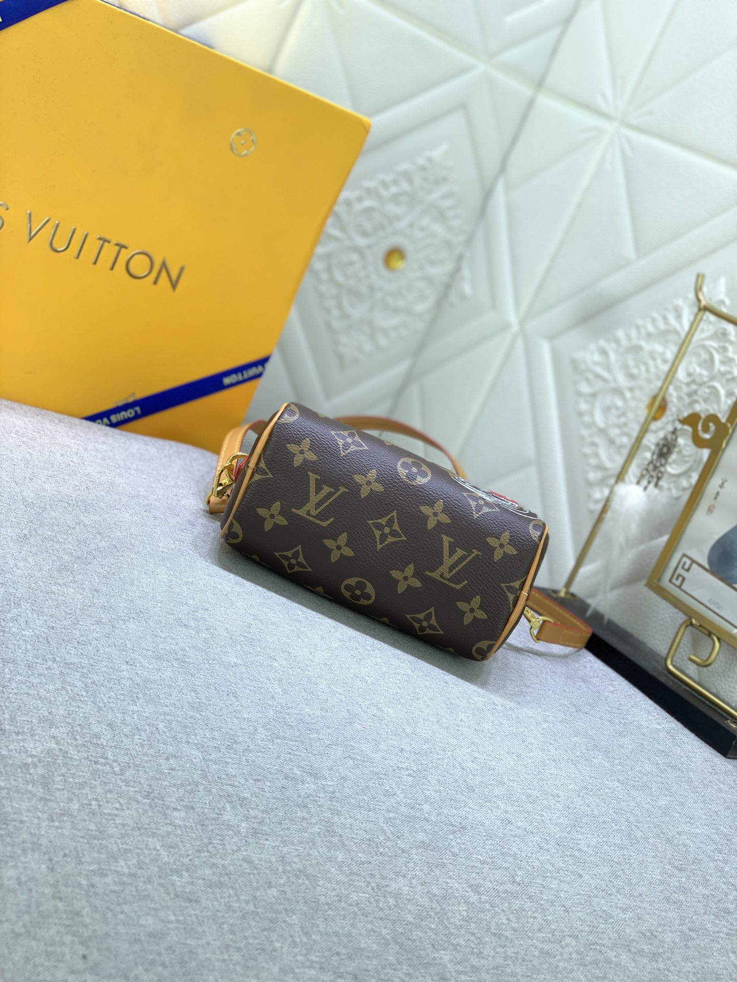 Louis Vuitton Nano Speedy M81085 16 x 10 x 7.5cm