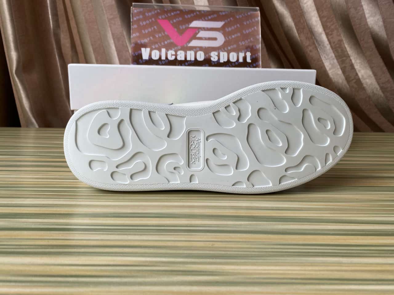 Alexander McQueen Larry Low top Sneakers White Lace